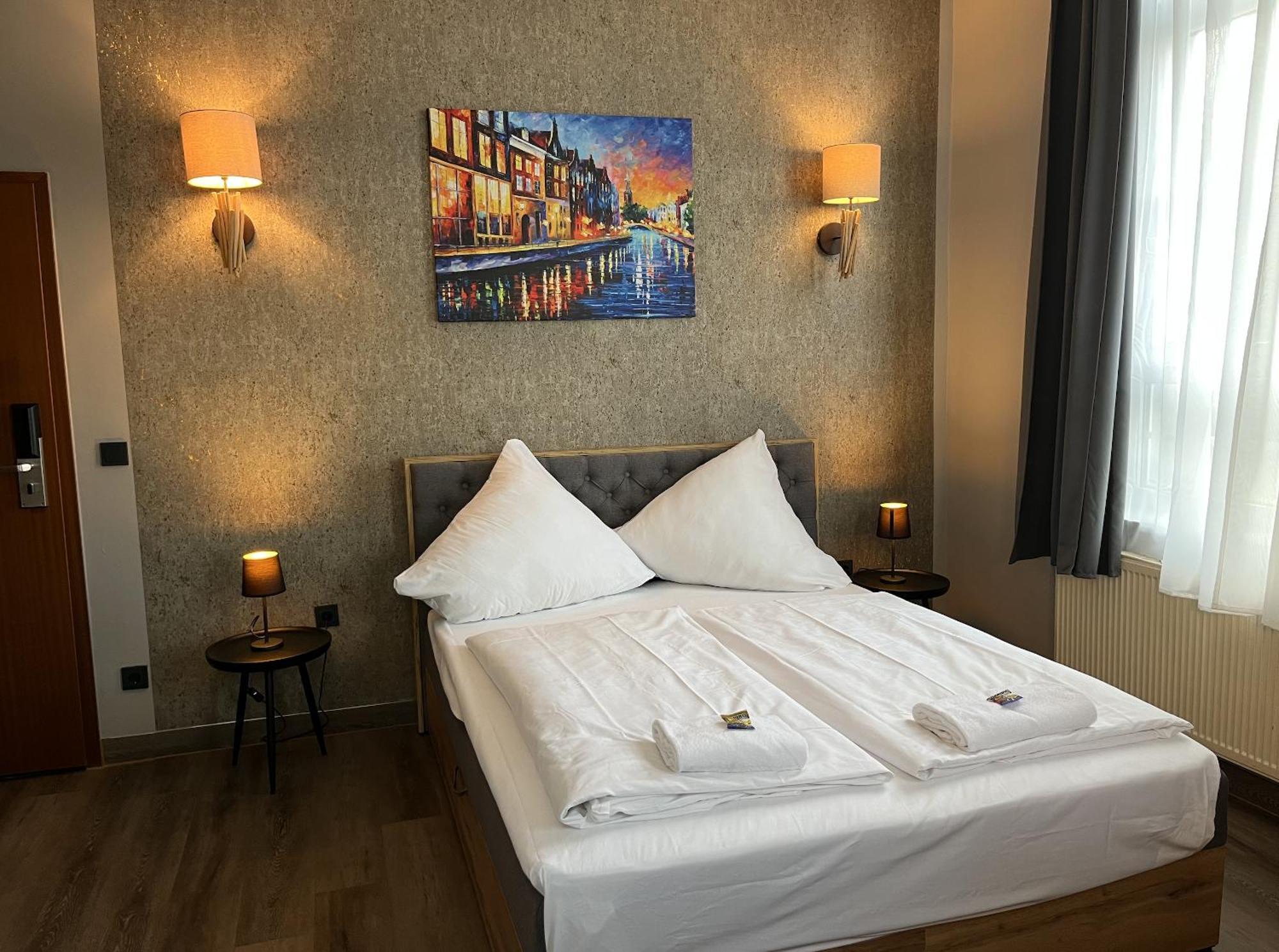 Hotel Restaurant Zum Loewen Duisburg Eksteriør bilde