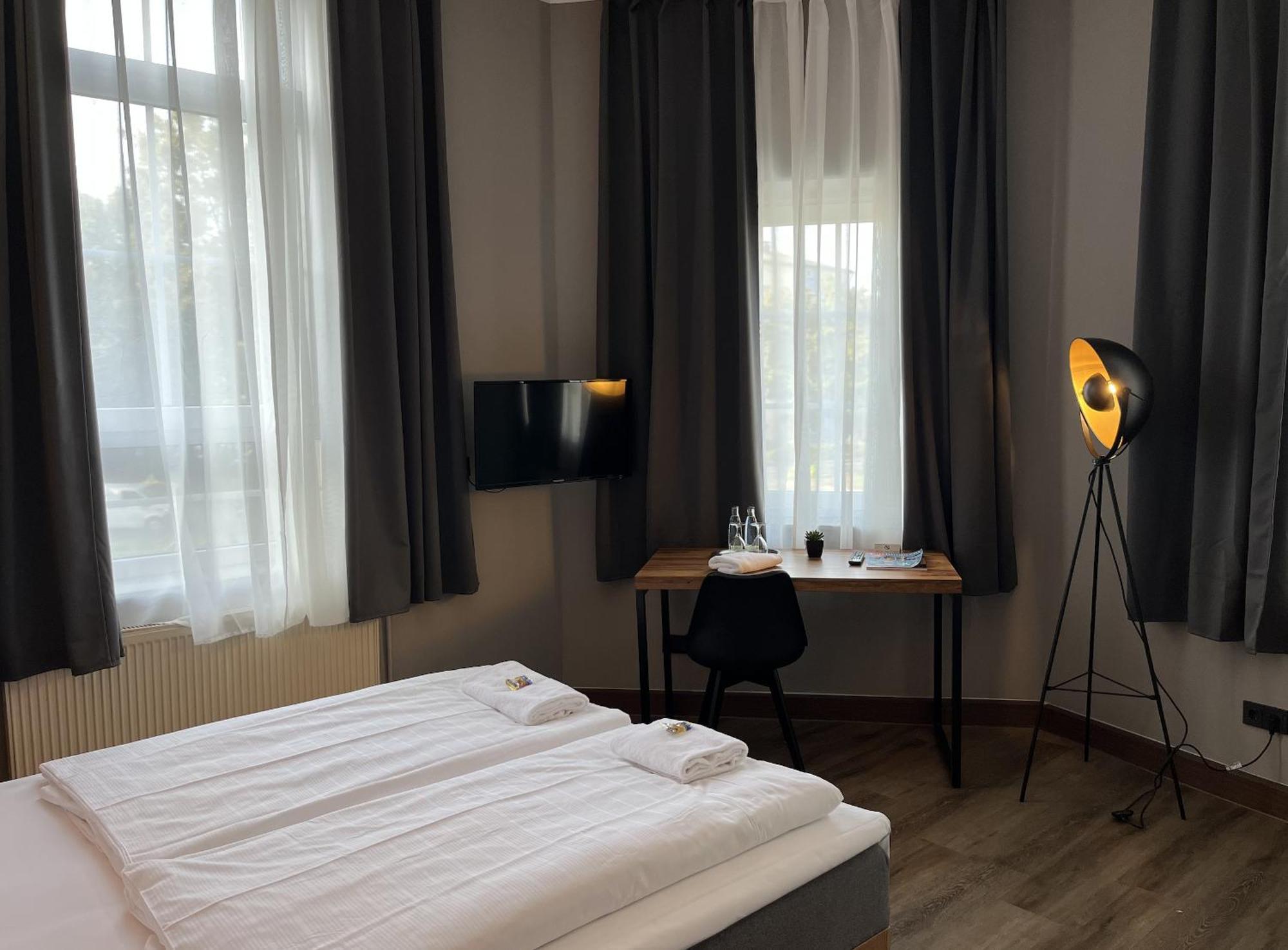 Hotel Restaurant Zum Loewen Duisburg Eksteriør bilde