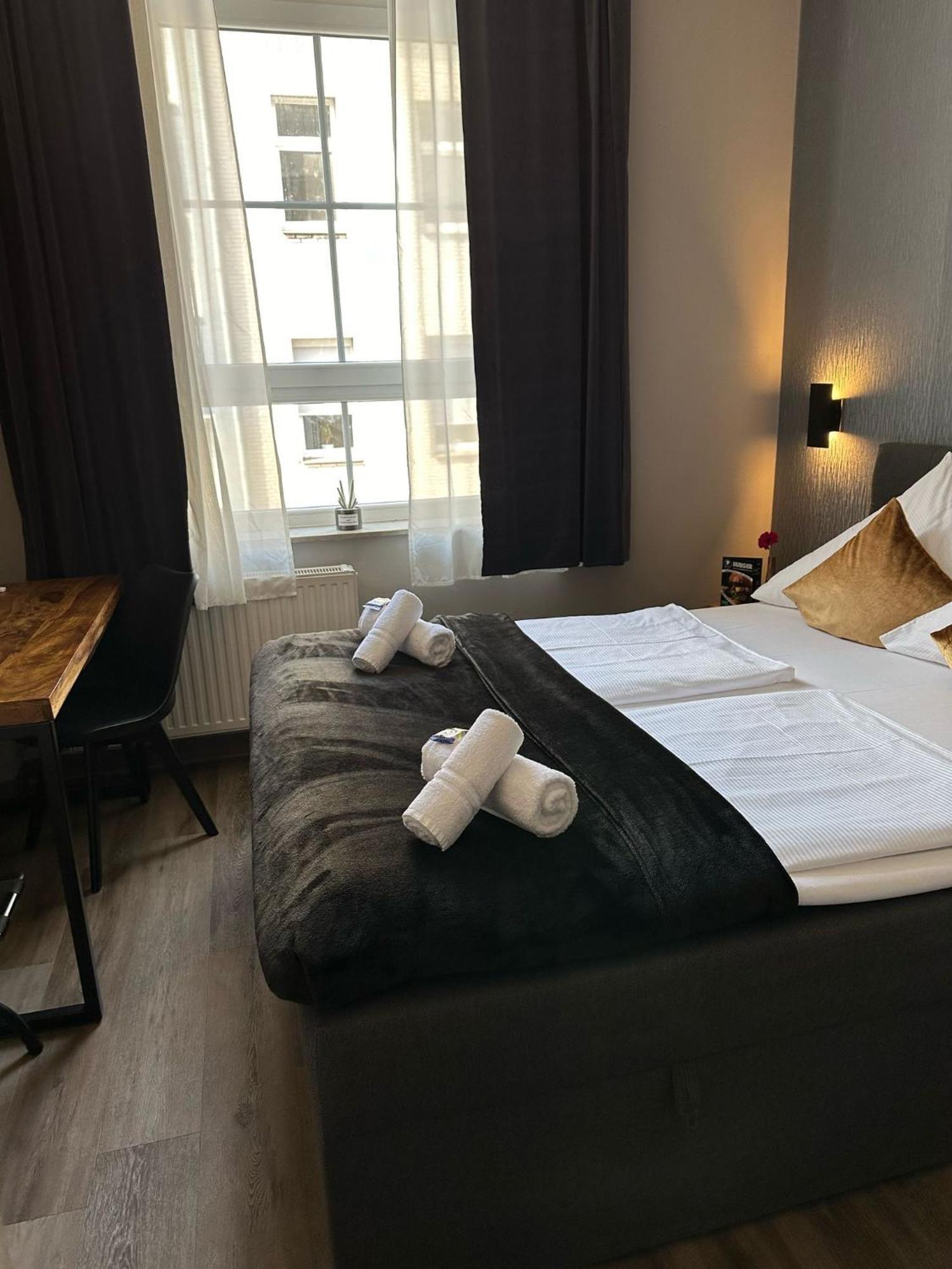 Hotel Restaurant Zum Loewen Duisburg Eksteriør bilde