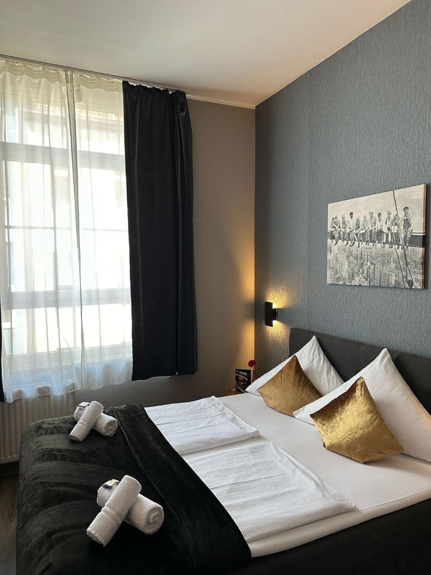 Hotel Restaurant Zum Loewen Duisburg Eksteriør bilde