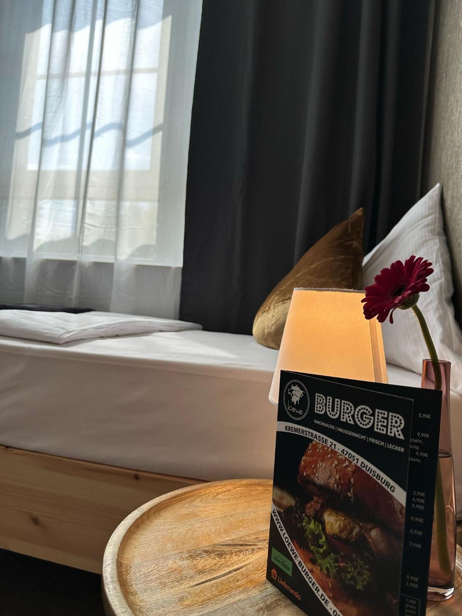 Hotel Restaurant Zum Loewen Duisburg Eksteriør bilde