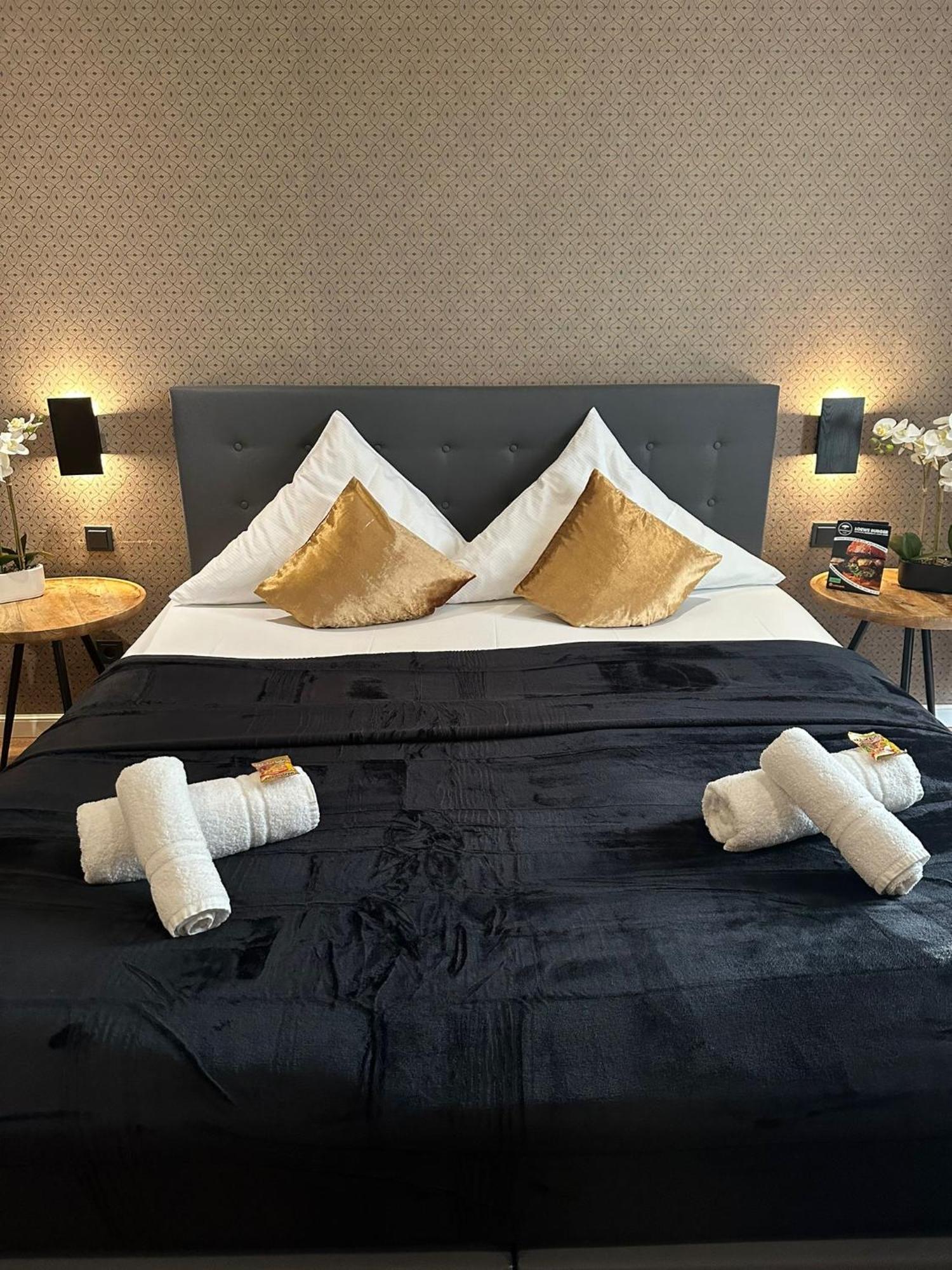 Hotel Restaurant Zum Loewen Duisburg Eksteriør bilde