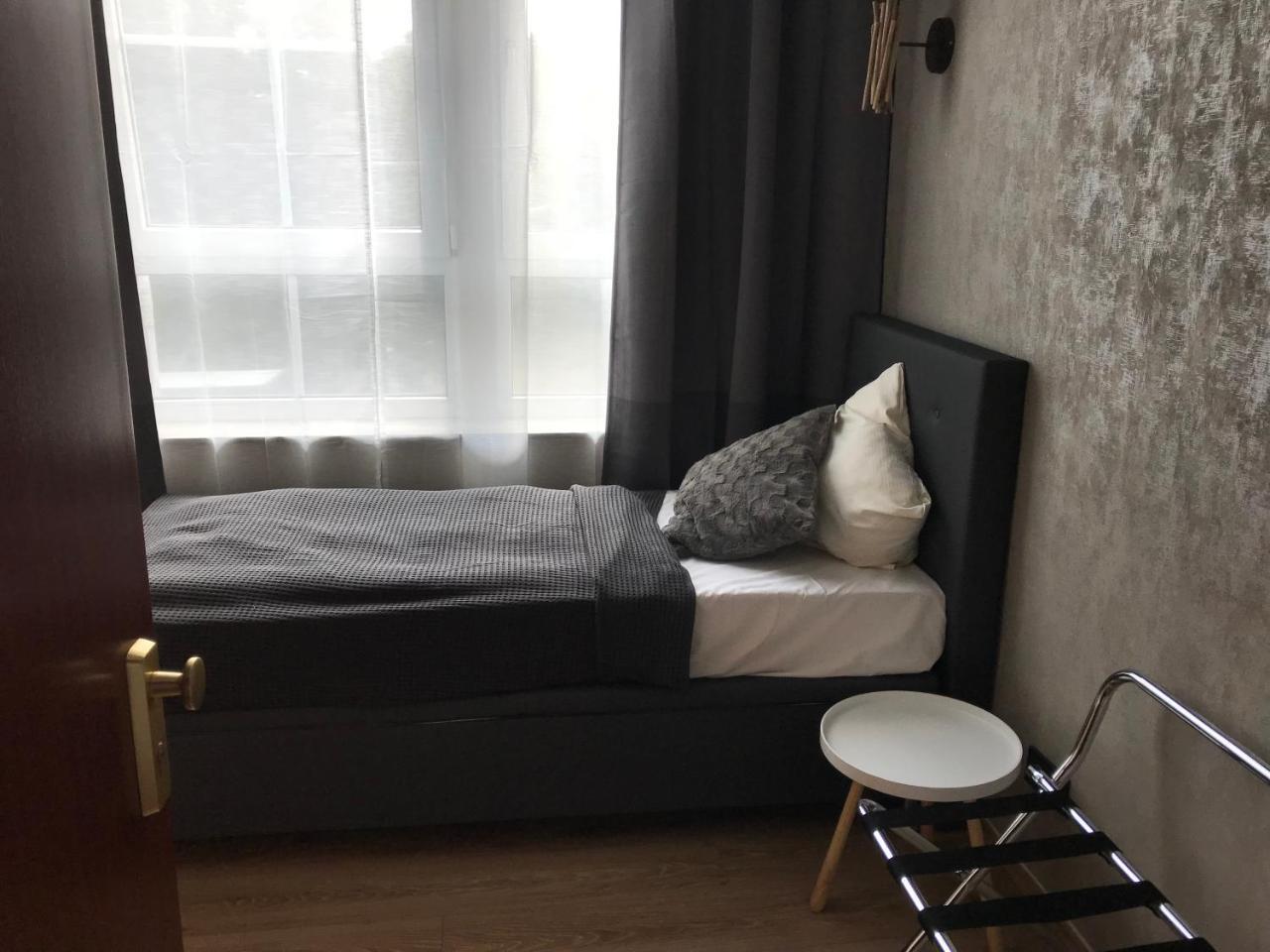 Hotel Restaurant Zum Loewen Duisburg Eksteriør bilde