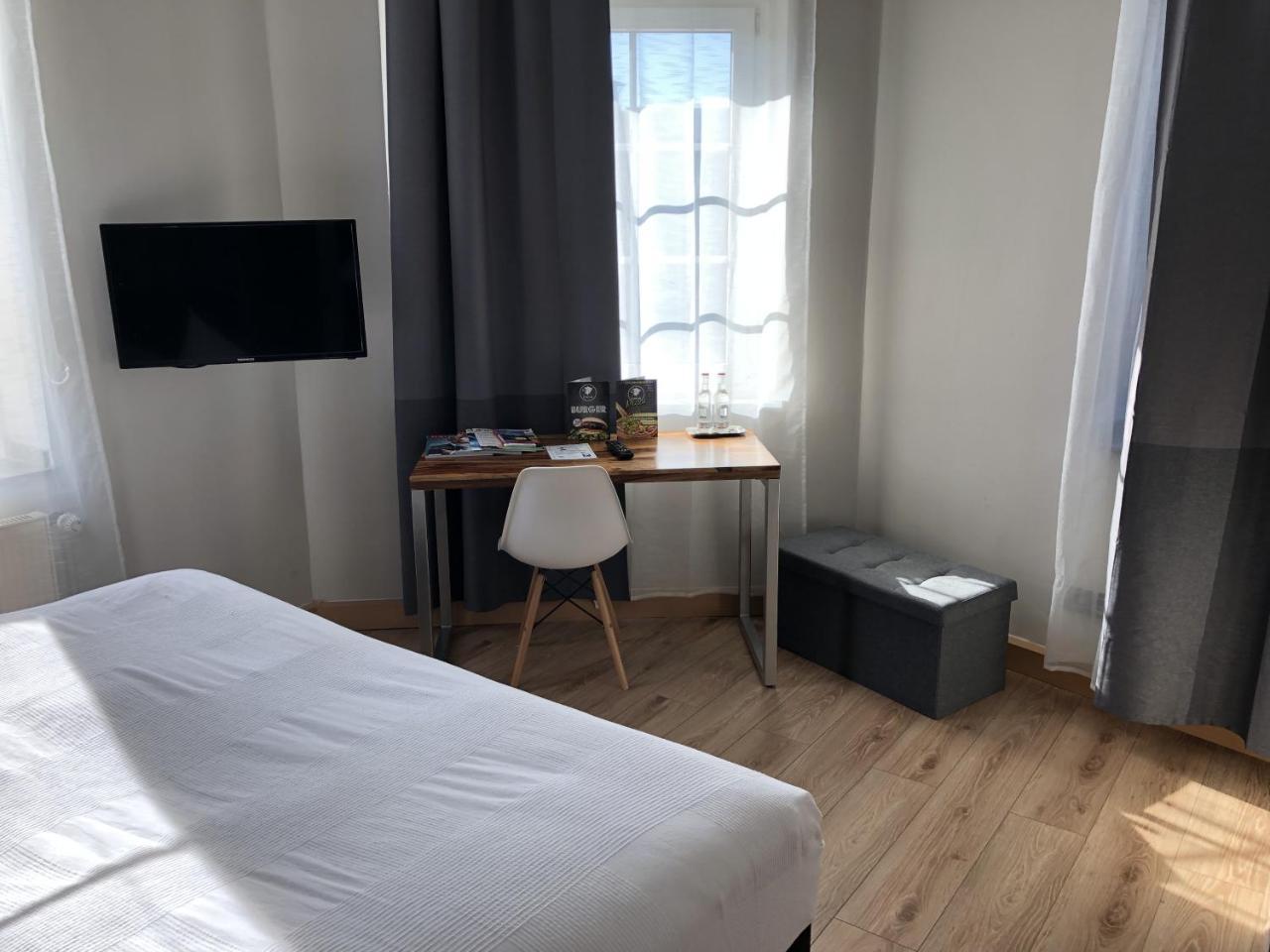 Hotel Restaurant Zum Loewen Duisburg Eksteriør bilde