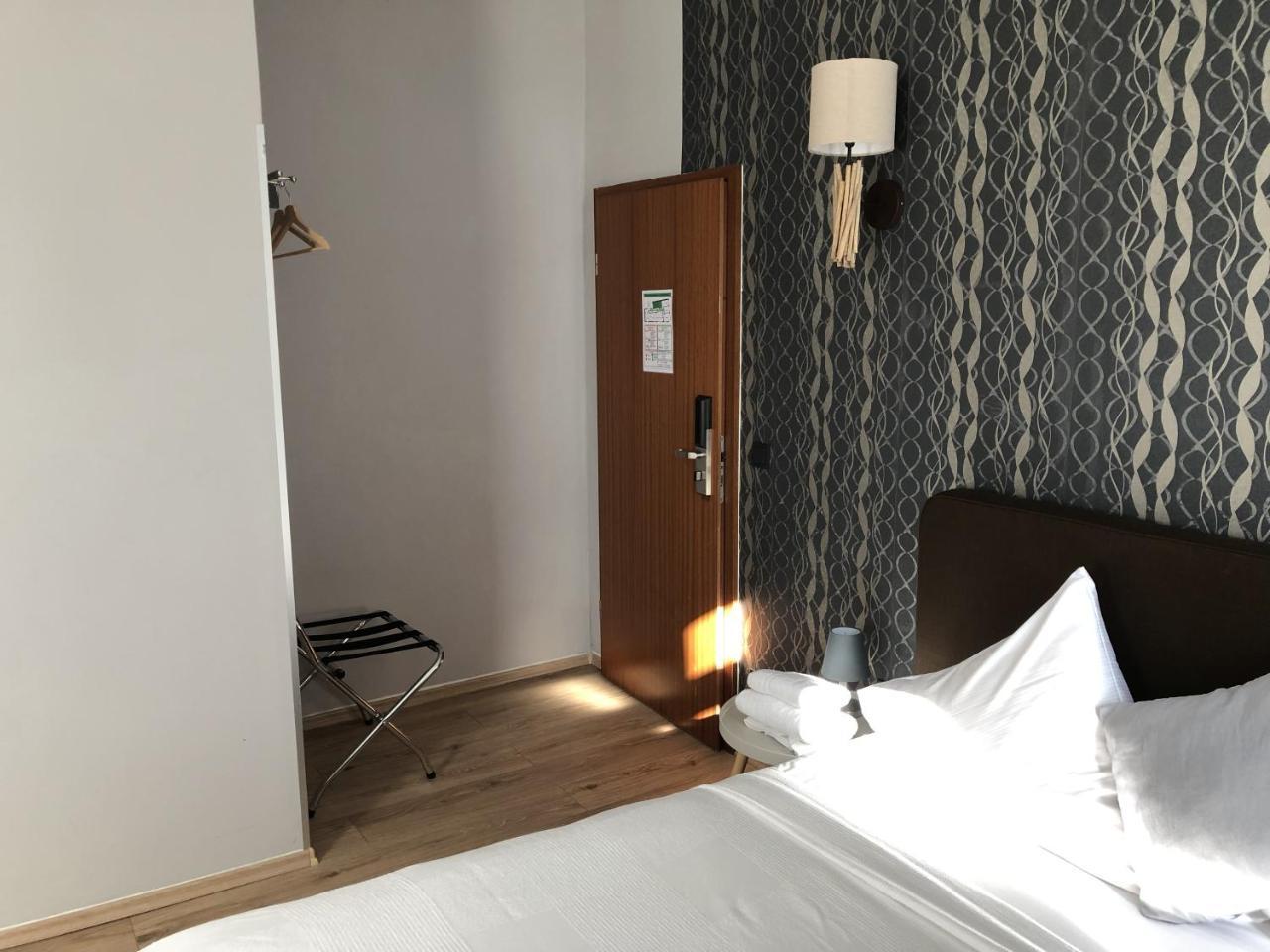 Hotel Restaurant Zum Loewen Duisburg Eksteriør bilde